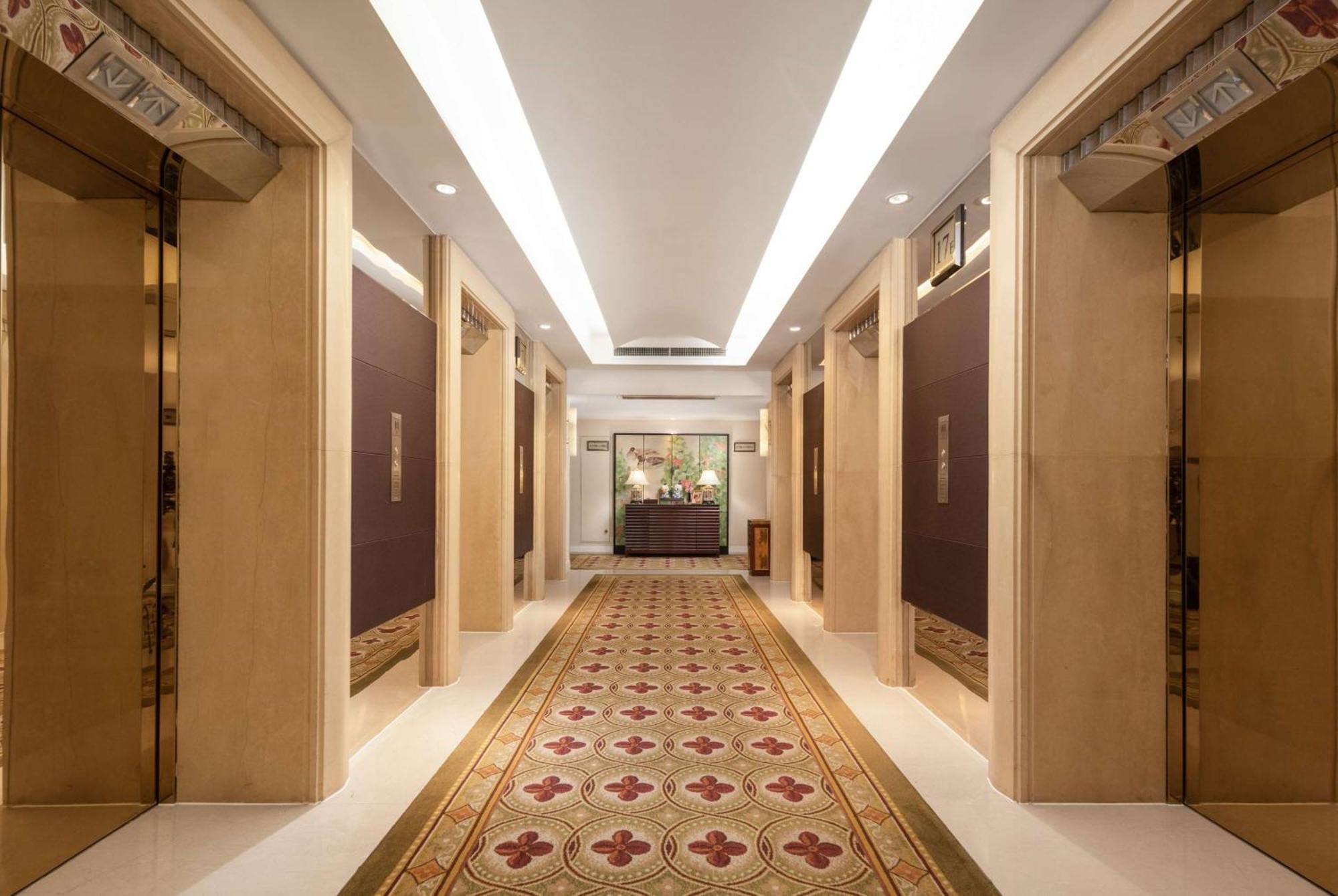 Ramada Plaza Optics Valley Hotel Ухань Екстер'єр фото