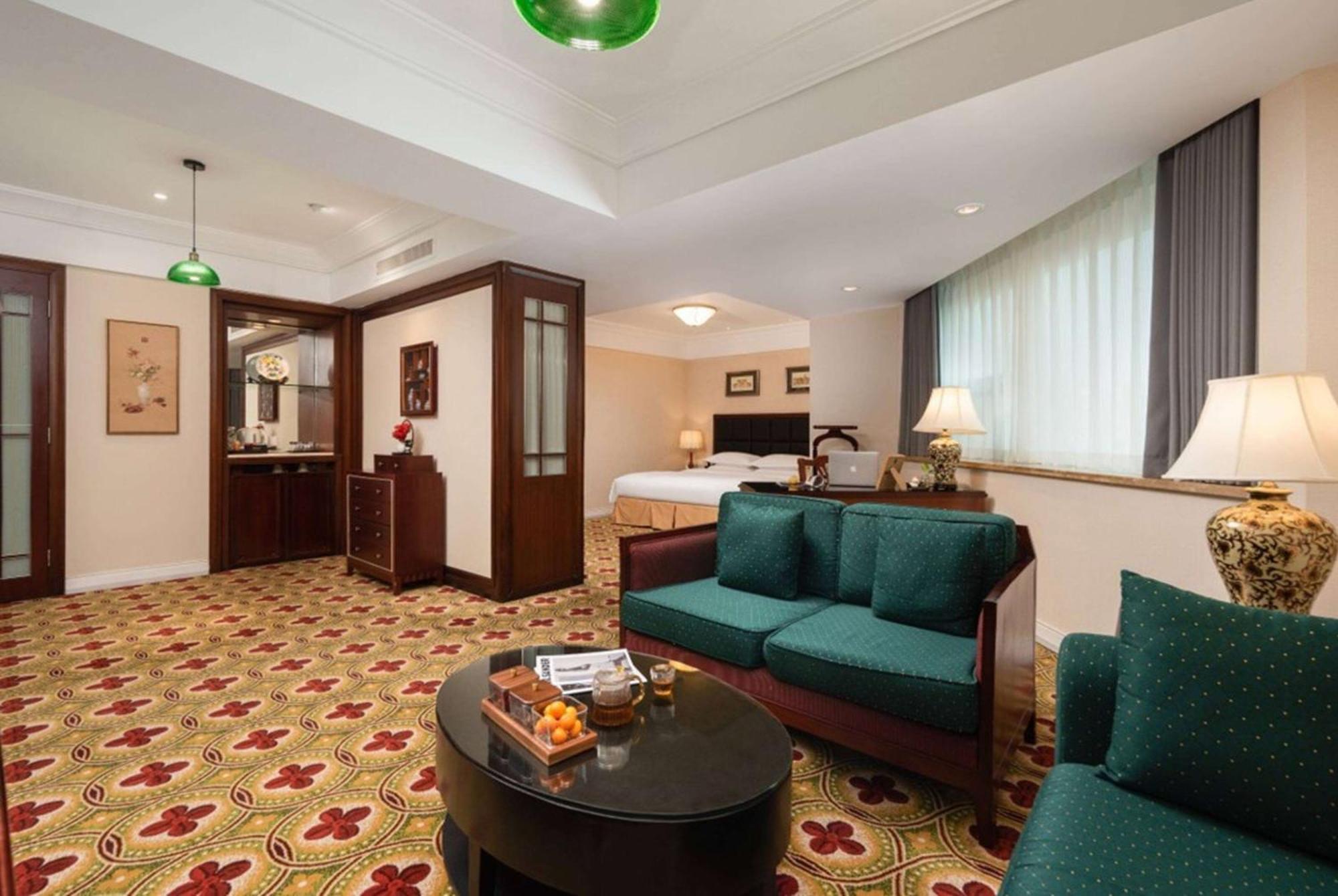 Ramada Plaza Optics Valley Hotel Ухань Екстер'єр фото