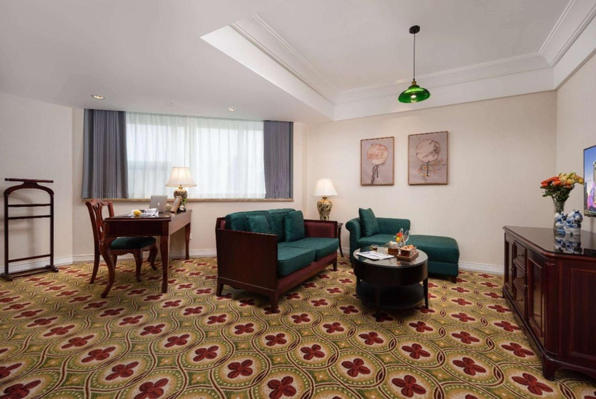 Ramada Plaza Optics Valley Hotel Ухань Екстер'єр фото