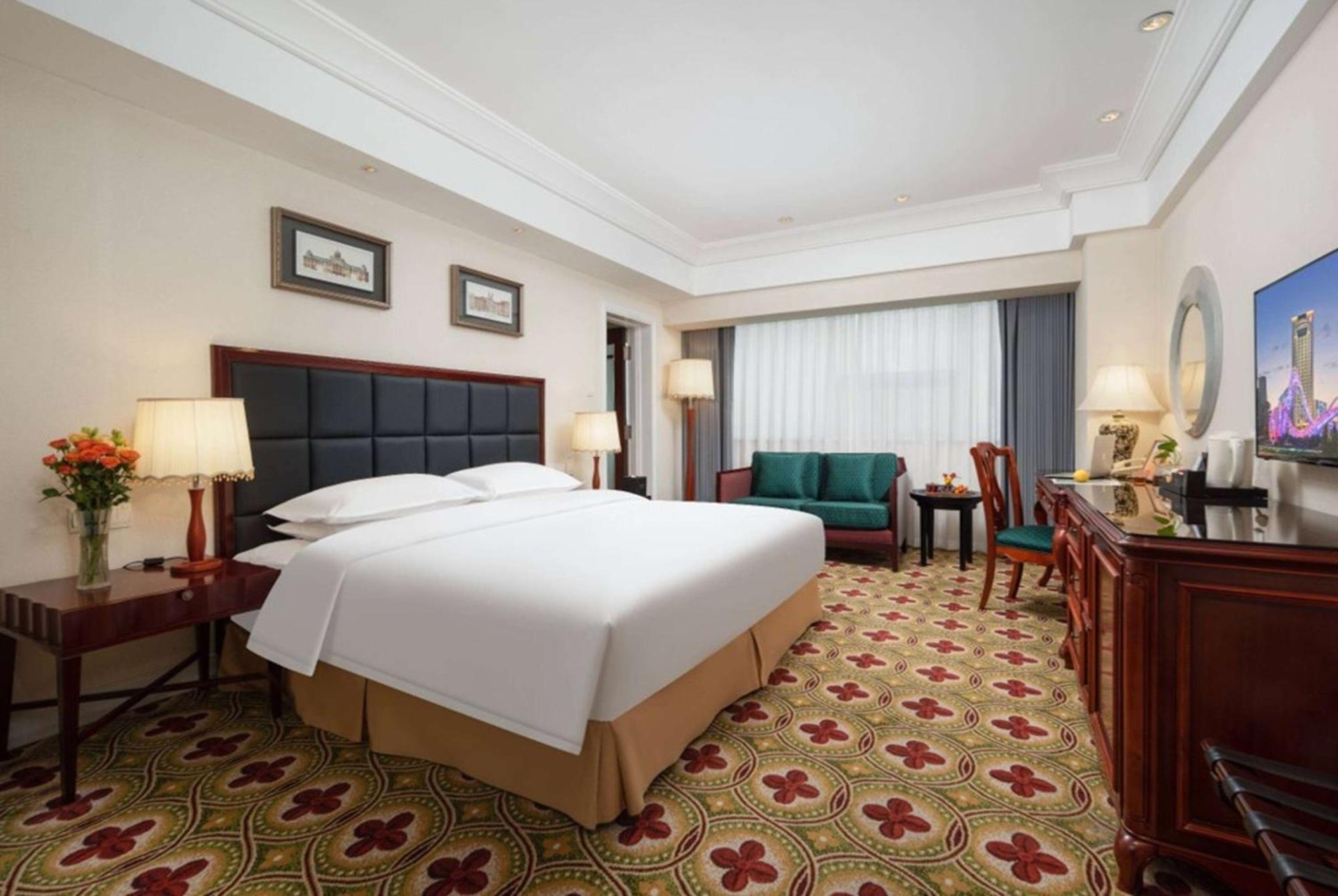 Ramada Plaza Optics Valley Hotel Ухань Екстер'єр фото