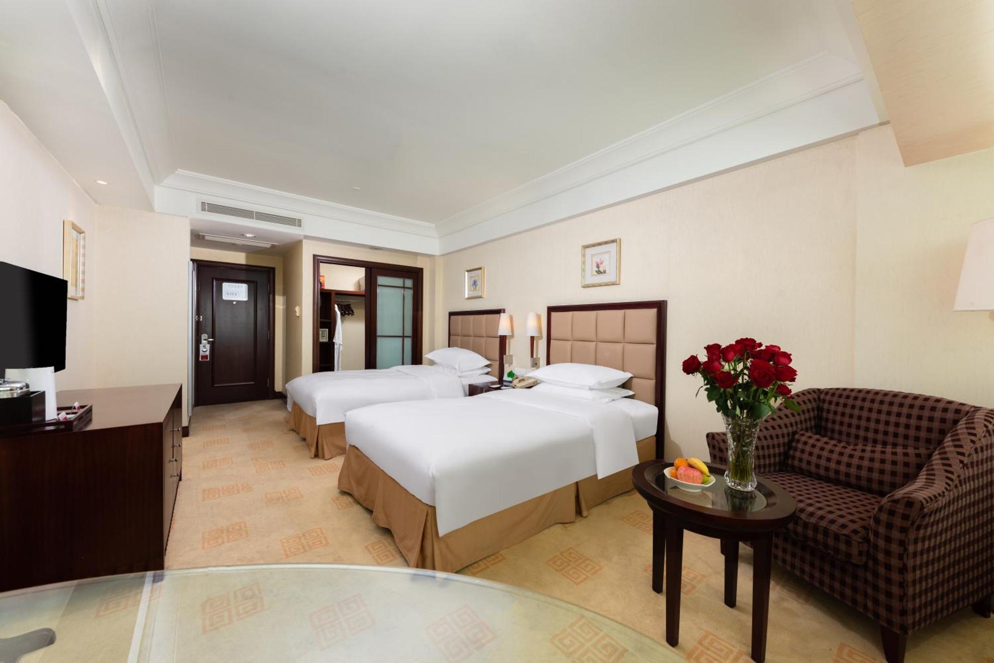 Ramada Plaza Optics Valley Hotel Ухань Екстер'єр фото