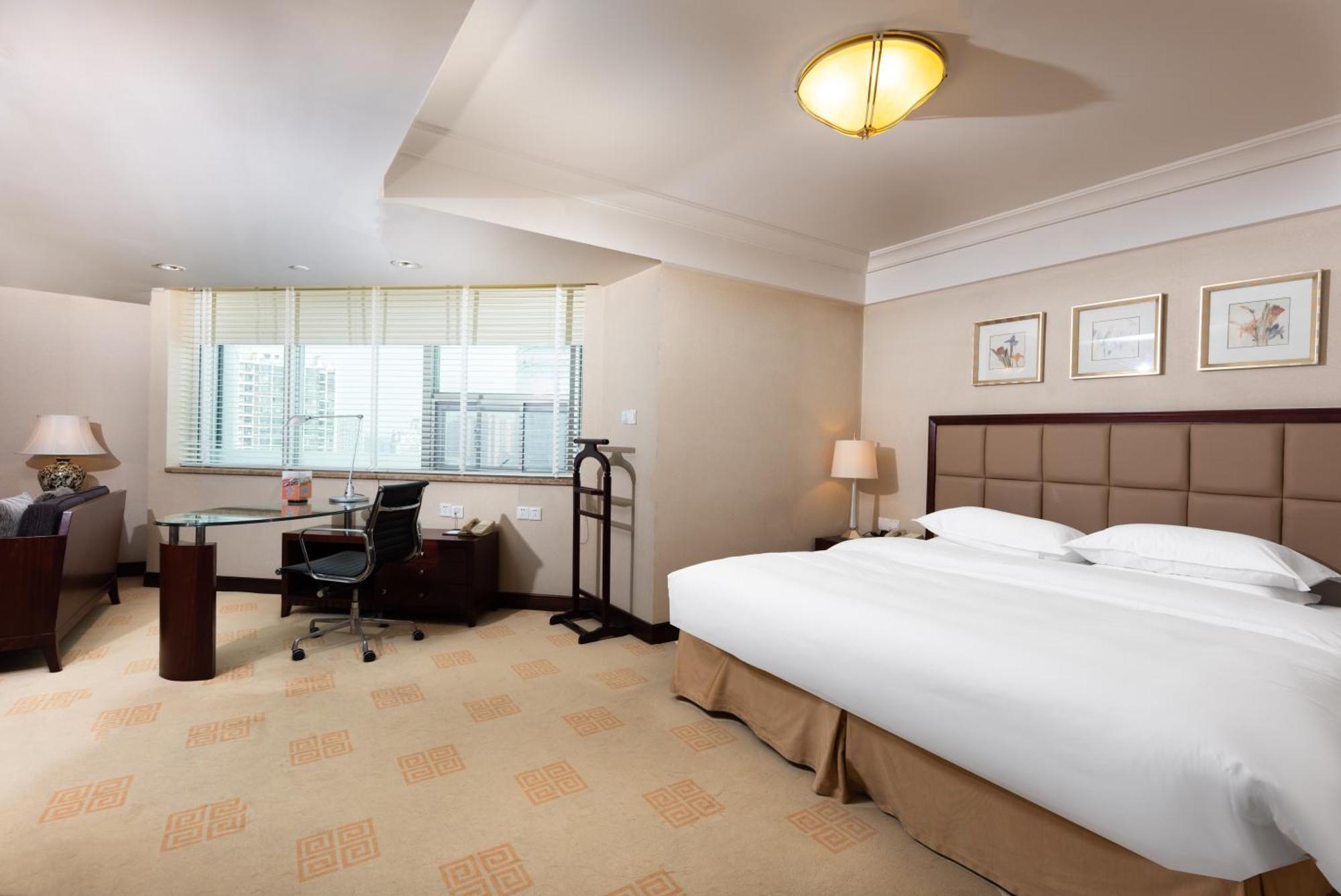Ramada Plaza Optics Valley Hotel Ухань Екстер'єр фото