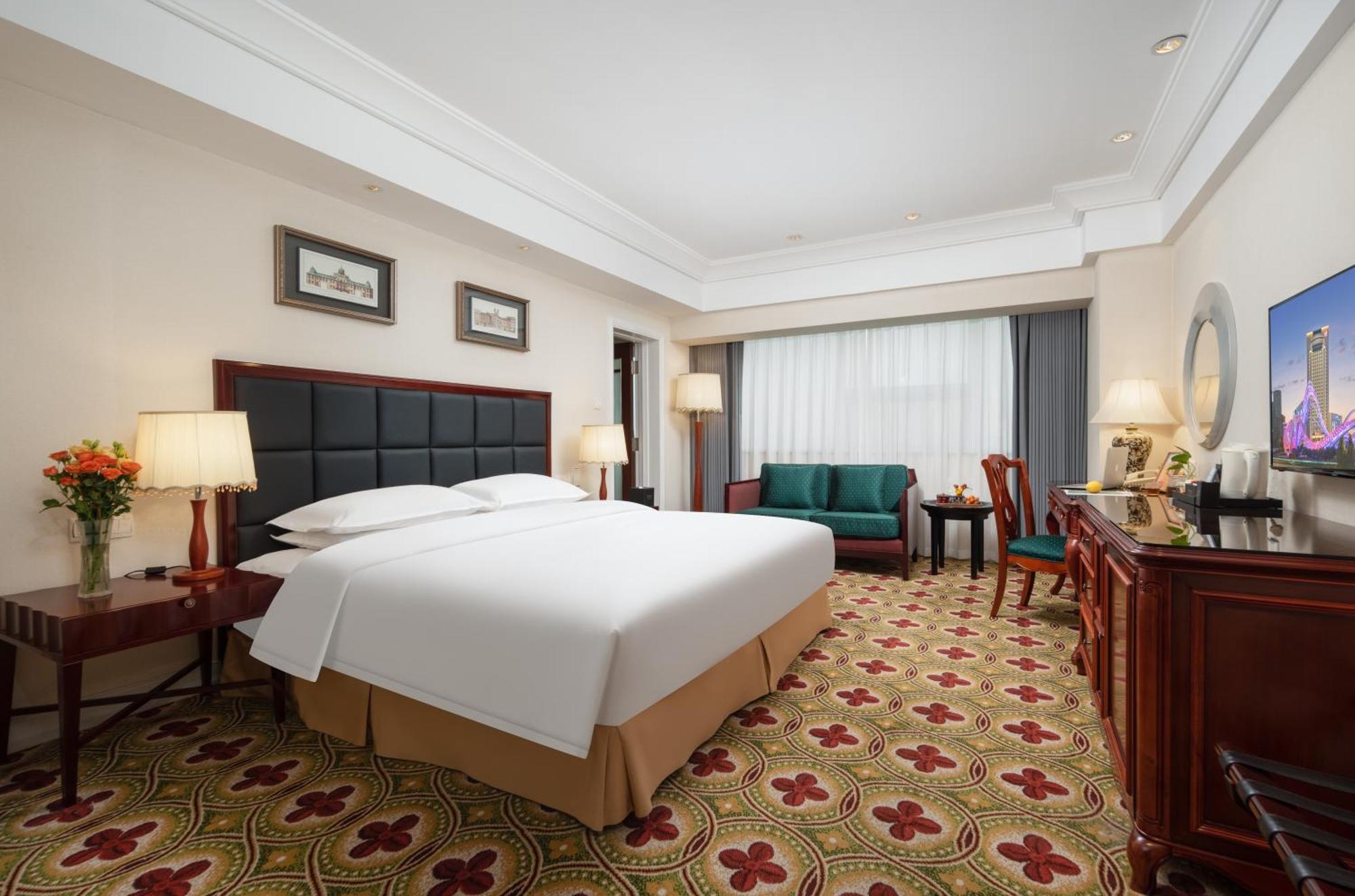 Ramada Plaza Optics Valley Hotel Ухань Екстер'єр фото