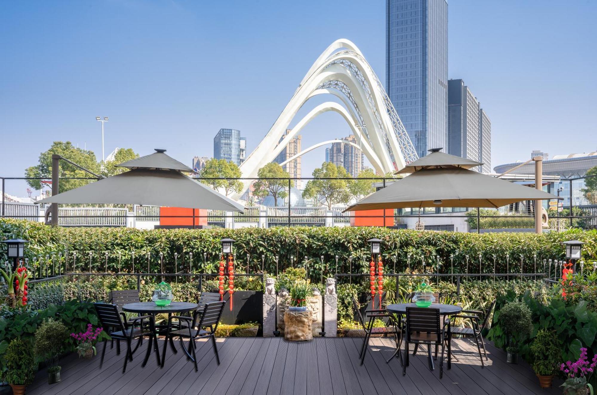 Ramada Plaza Optics Valley Hotel Ухань Екстер'єр фото